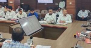 डीएम सैमुअल पॉल की सख्ती: अपात्रों को न मिले सरकारी योजनाओं का लाभ, अधिकारियों को दिए स्पष्ट निर्देश