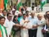 बेलगाम महंगाई और पेट्रोलियम पदार्थों के बढ़ते दामों के खिलाफ कांग्रेसियों का जोरदार प्रदर्शन