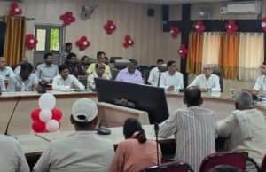कम लागत, पानी की बचत एवं अधिक उत्पादन हेतु किसानों को दी गई आधुनिक तकनीकी जानकारी