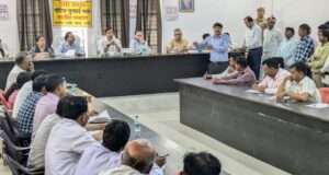 फार्मर रजिस्ट्री शत-प्रतिशत पूर्ण किया जाना है अनिवायर्रू डीएम