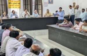 फार्मर रजिस्ट्री शत-प्रतिशत पूर्ण किया जाना है अनिवायर्रू डीएम