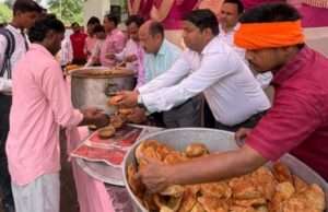 बड़े मंगल पर जिला पंचायत में हुआ विशाल भंडारा