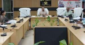 एक माह में पूर्ण कराएं व्यक्तिगत शौचालयों का सर्वे और आवेदन प्रक्रिया : डीएम