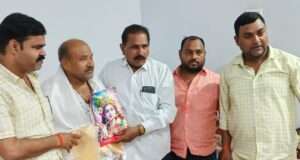 खागा में यादव समाज की एकता पर मंथन, चौधरी राजेश यादव सम्मानित