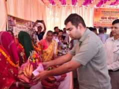 गंभीरा पूरब में जिलाधिकारी ने ग्राम चौपाल लगाकर, सुनी ग्रामवासियों की समस्याएं