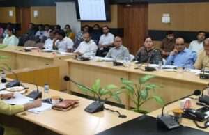 परिषदीय विद्यालयों की समीक्षा बैठक में डीएम ने दिए निर्देश