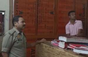 एएसपी सिद्धार्थ वर्मा का थाना विशुनपुरा में आकस्मिक निरीक्षण
