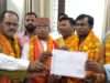 बुंदेलखंडी वार्ड उपचुनाव में जीते भाजपा प्रत्याशी नितिन केशरवानी,जिला कार्यालय में हुआ भव्य स्वागत