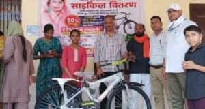 सत्या खुशहाल जीवन दान योजना के तहत 146 लोगों को बांटी गईं साइकिलें