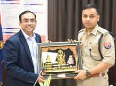 पुलिस पेंशनरों की समस्याओं के निस्तारण को एसपी ने की संगोष्ठी, बैंक ने दिए स्मृति चिन्ह