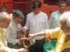 कर्मों के फल दाता और न्याय के देवता भगवान शनि देव जयंती पर ब्रह्मदेव जागरण मंच का दिव्य शरबत वितरण
