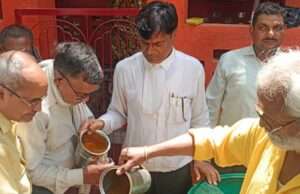 कर्मों के फल दाता और न्याय के देवता भगवान शनि देव जयंती पर ब्रह्मदेव जागरण मंच का दिव्य शरबत वितरण