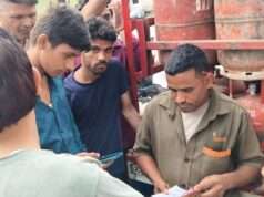 इंडेन गैस एजेंसी संचालक के खिलाफ अवैध वसूली करने को लेकर एसडीएम से की गई शिकायत