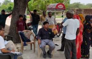 खण्ड शिक्षा अधिकारी द्वारा विशेष सम्पर्क एवं जन जागरुकता अभियान को दी जा रही है गति