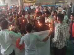 भरत तिवारी एनकाउंटर के विरोध में निकाला कैंडल मार्च, बिहार सरकार के खिलाफ लगाए नारे