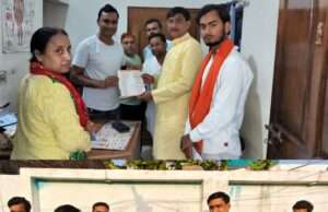 पीएम मोदी के 12 वर्ष पूरे होने पर नपाध्यक्ष ने चलाया जनसंपर्क अभियान, गिनाईं सरकार की उपलब्धियां