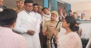 नाला सफाई एवं सिल्ट निस्तारण कार्य में अनियमितता की शिकायत, सभासद ने डीएम को सौंपा ज्ञापन