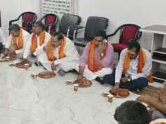 प्रधानमंत्री नरेंद्र मोदी के 12 वर्ष पूर्ण होने पर रामजानकी मंदिर गोल्हनपुर में पूजन, हवन एवं प्रसाद वितरण कार्यक्रम आयोजित