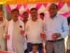 यादे हुसैन में अंजुमन कमेटी सुल्तानपुर घोष ने राहगीरों को पिलाया शरबत