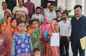 घर में घुसकर किया हमला’, पीड़िता ने जिलाधिकारी से लगाई गुहार