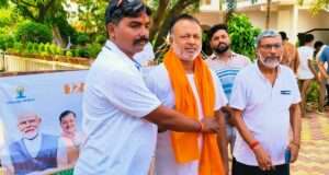12वें अंतरराष्ट्रीय योग दिवस पर कोन मंडल में भाजपा नेता मनोज जायसवाल ने किया योग