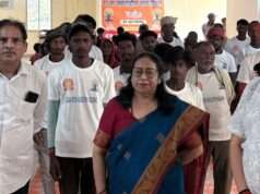 योग दिवस की पूर्व संध्या पर मां विंध्यवासिनी विश्वविद्यालय परिसर में श्रमिकों एवं बच्चों को कराया गया योगाभ्यास