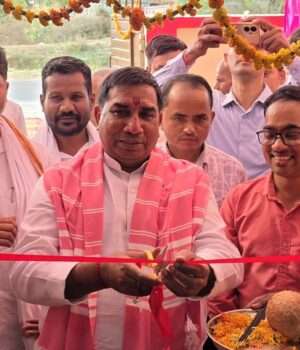विकासखंड पटेहरा परिसर में विधायक रमाशंकर पटेल ने विंध्य मार्ट एवं आधार सेवा केंद्र का किया उद्घाटन