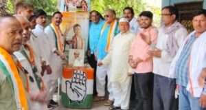 कांग्रेसियों ने केक काटकर एवं पौधरोपण करके मनाया राहुल गांधी का जन्मदिन