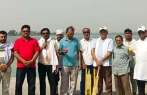 बेतवा की छाती पर राख का साम्राज्य, नदी के बीच बने टापू पर खेला गया क्रिकेट