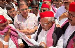 9 सूत्रीय मांगों को लेकर समाजवादियों ने करछना एसडीएम को सौंपा ज्ञापन