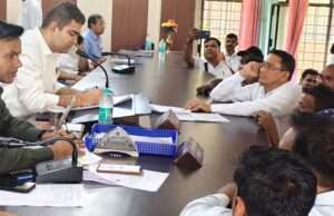जिलाधिकारी ने तहसील सिराथू में सुनी जनशिकायतें