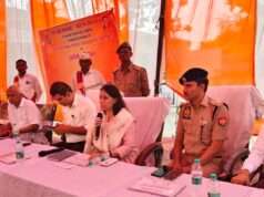 मंडलायुक्त,प्रयागराज ने ग्राम चौपाल लगाकर, सुनी ग्रामवासियों की समस्याएं