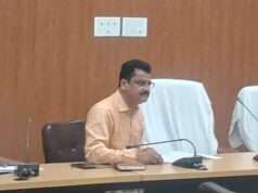 निर्धारित दर से अधिक मूल्य पर खाद बेची तो दर्ज होगा मुकदमा: जिलाधिकारी