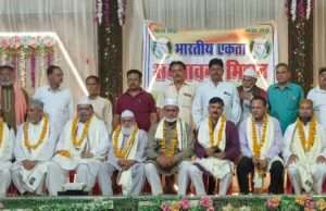 उमराह पर जाने वाले जायरीनों का किया गया भव्य इस्तकबाल