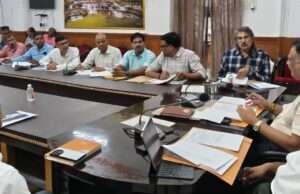संचारी रोगों की रोकथाम शासन की सर्वोच्च प्राथमिकता, सभी विभाग समन्वय के साथ निभाएं अपनी जिम्मेदारी डीएम