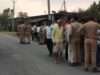 बड़ोखरा में दबंग ने दरवाजे पर खड़ा ट्रैक्टर कर दिया सड़क पर, की तोड़फोड़