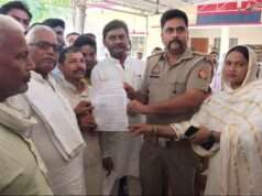 शोसल मिडिया पर स्वामी प्रसाद मौर्य को ‘जूते से मारने’ की धमकी पर कार्यकर्ताओ ने दी तहरीर
