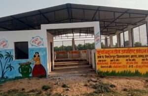 कूड़ाघर में अराजक तत्वों का बोलबाला, जाली-खिड़कियों में तोड़फोड़, मुख्य गेट भी गायब