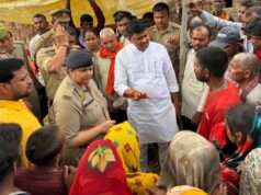 नाबालिग कौशल्या की दर्दनाक मौत पर पीड़ित परिवार से मिले वीरेंद्र सरोज फौजी, ₹50 हजार की आर्थिक सहायता दी