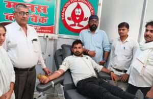 जन्मदिन पर अधिवक्ता ने किया रक्तदान, युवाओं को दिया संदेश