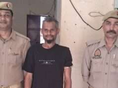 खाकी वर्दी के शौक ने पहुंचाया नौलखा बिल्डिंग
