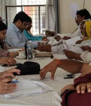 संपूर्ण समाधान दिवस कोरांव में आई 305 शिकायतों में आठ का हुआ निस्तारण