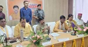 प्रभारी मंत्री नंद गोपाल ‘नन्दी’ ने की जिला प्रशासनिक समन्वय समिति की समीक्षा बैठक,विकास कार्यों पर दिया जोर