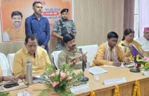 प्रभारी मंत्री नंद गोपाल ‘नन्दी’ ने की जिला प्रशासनिक समन्वय समिति की समीक्षा बैठक,विकास कार्यों पर दिया जोर
