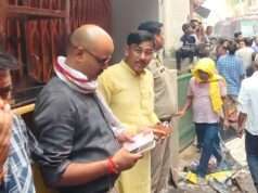 आग लगने की सूचना पर पहुंचे नपाध्यक्ष श्यामसुंदर केशरी