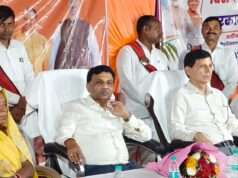 मुख्य विकास अधिकारी ने विकास खण्ड मूरतगंज की ग्राम अशरफपुर में लगाई रात्रि चौपाल, सुनीं ग्रामीणों की समस्याएं
