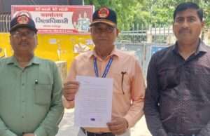 स्टे ऑर्डर के बावजूद भूमिधरी भूमि पर सड़क निर्माण का आरोप, भूतपूर्व सैनिक संगठन ने डीएम से लगाई गुहार
