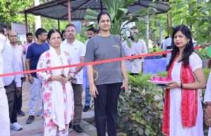 गांधी पार्क से योग सप्ताह का शुभारंभ, डीएम निधि गुप्ता वत्स ने किया नेतृत्व