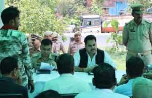 डीएम व एसपी ने थाना चोपन पर सुनी जनसमस्याएं