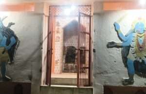 काली माता मंदिर से 10 किलो का घंटा चोरी, ग्रामीणों में रोष